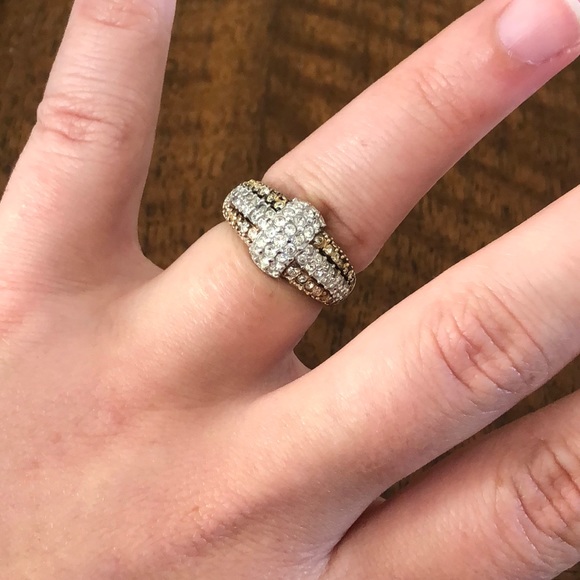 DIAMOND RING - Picture 3 of 3